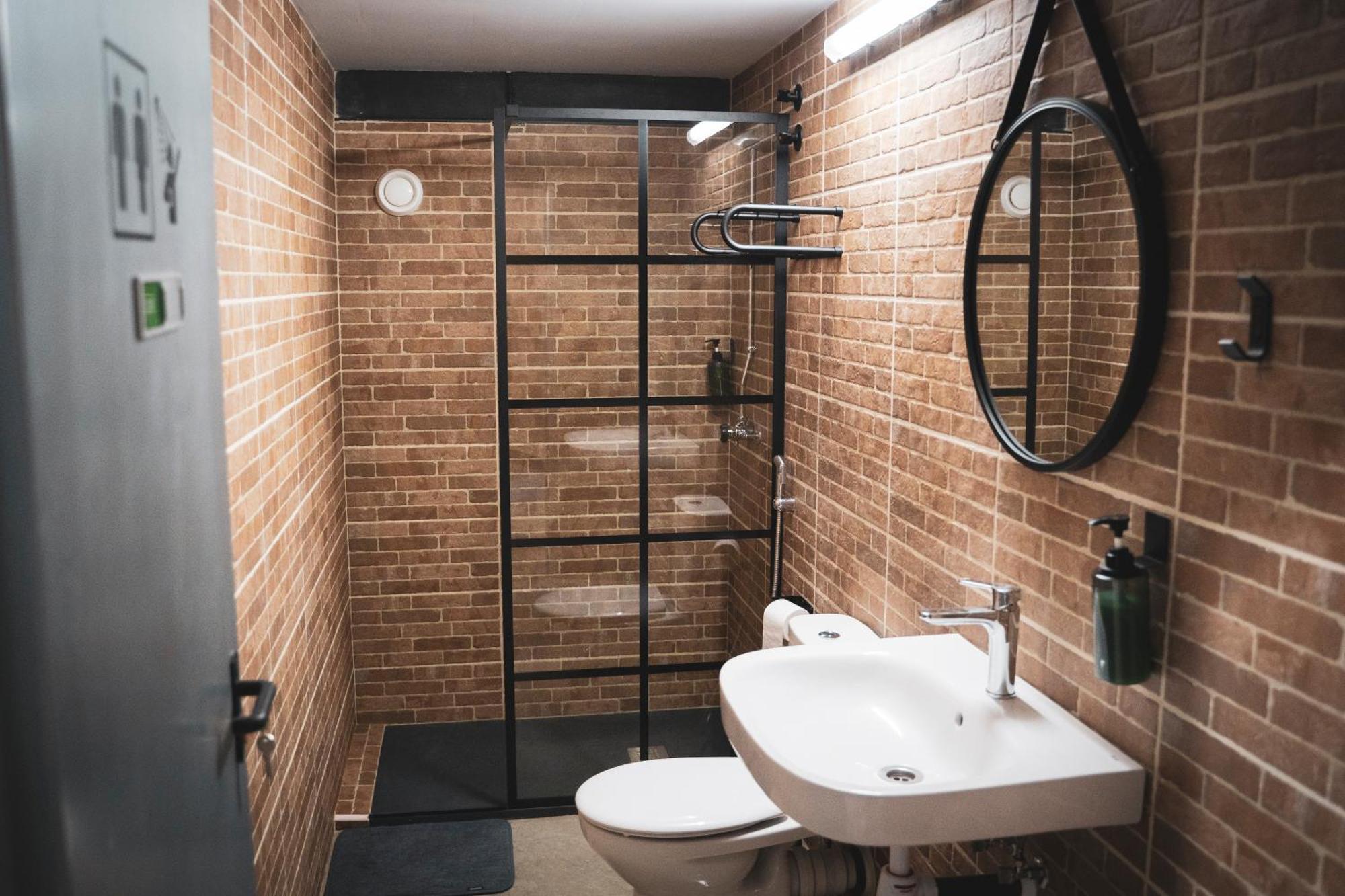 Gallery Hostel Madrid Residencia Dış mekan fotoğraf